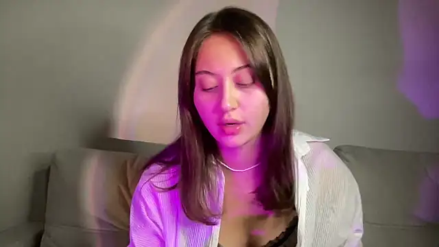 Snapshot of StellarAlice chatting on October 28, 5:26 pm StellarAlice online show from October 28, 5:26 pm