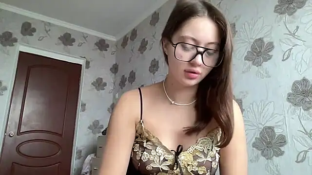 Snapshot of StellarAlice chatting on December 2, 10:09 am StellarAlice online show from December 2, 10:09 am