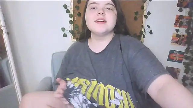 Snapshot of brattyprincessemma chatting on September 13, 5:46 pm brattyprincessemma online show from September 13, 5:46 pm