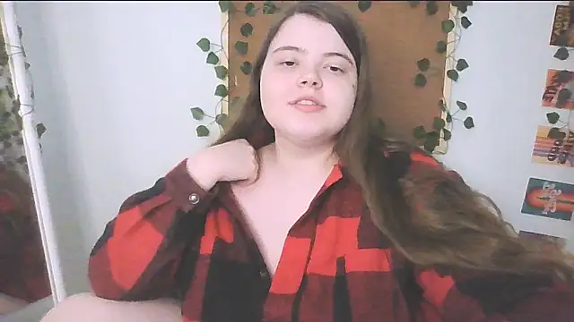 Snapshot of brattyprincessemma chatting on September 17, 9:11 am brattyprincessemma online show from September 17, 9:11 am