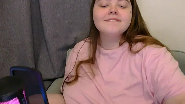 Snapshot of brattyprincessemma chatting on November 21, 5:00 pm brattyprincessemma online show from November 21, 5:00 pm