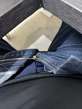 Snapshot of Xarkomm chatting on February 24, 11:25 pm Xarkomm online show from February 24, 11:25 pm