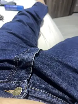 Snapshot of Xarkomm chatting on February 25, 11:53 am Xarkomm online show from February 25, 11:53 am