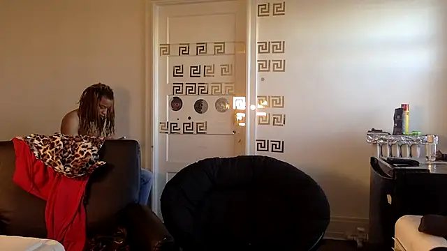 Diodre Benyoon online show from April 15, 1:34 am