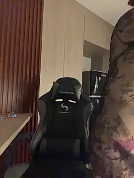 Enyagleam  online show from March 15, 2:28 am