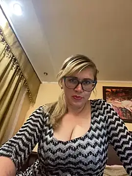 Snapshot of Crystal00Girl chatting on September 30, 8:58 pm Crystal00Girl online show from September 30, 8:58 pm