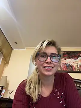 Snapshot of Crystal00Girl chatting on October 3, 9:45 pm Crystal00Girl online show from October 3, 9:45 pm