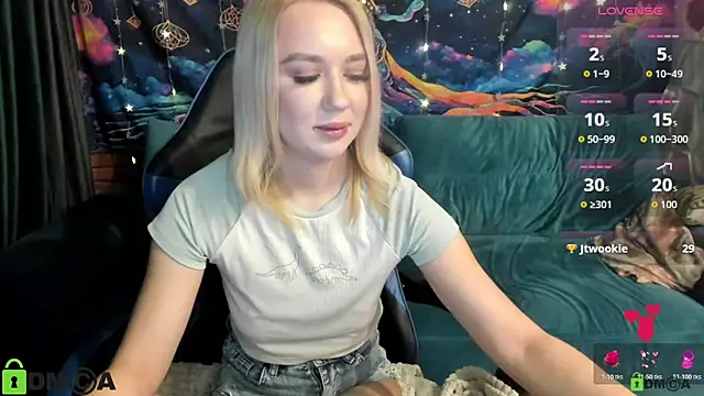 CrystalGirl99 online show from March 3, 8:09 am