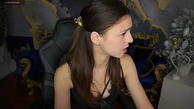 AnitaBambie online show from February 18, 7:15 am