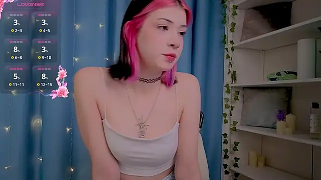 Snapshot of Winaria chatting on October 6, 4:21 am Winaria online show from October 6, 4:21 am