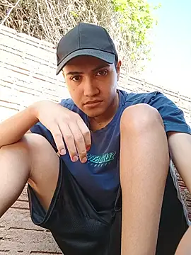 Snapshot of novinho_safado__ chatting on May 20, 4:24 pm novinho safado online show from May 20, 4:24 pm