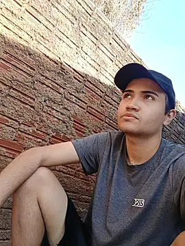 Snapshot of novinho_safado__ chatting on June 15, 5:37 pm novinho safado online show from June 15, 5:37 pm