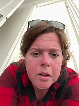 hornykitty1210 online show from October 28, 2:53 pm