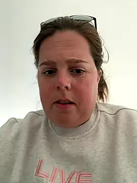 hornykitty1210 online show from November 6, 5:14 pm