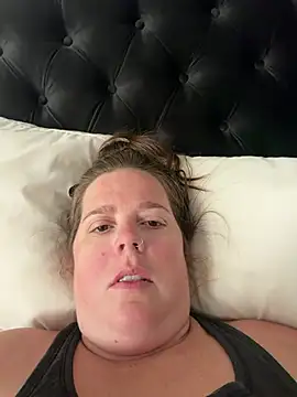 hornykitty1210 online show from July 3, 12:33 pm