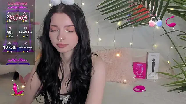 Snapshot of BlackyLii chatting on December 14, 1:22 am BlackyLii online show from December 14, 1:22 am