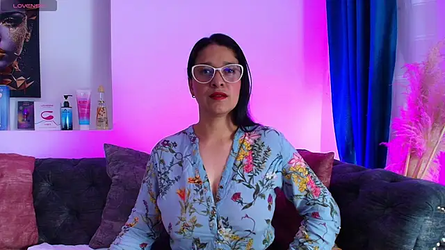 Snapshot of Alana_steel_1 chatting on January 8, 7:38 pm Alana steel 1 online show from January 8, 7:38 pm