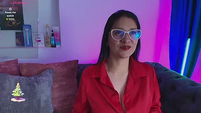 Snapshot of Alana_steel_1 chatting on January 15, 7:39 pm Alana steel 1 online show from January 15, 7:39 pm