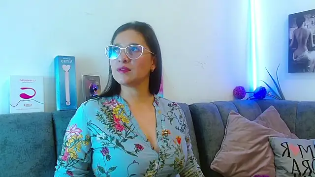 Alana steel 1 online show from March 27, 7:35 pm