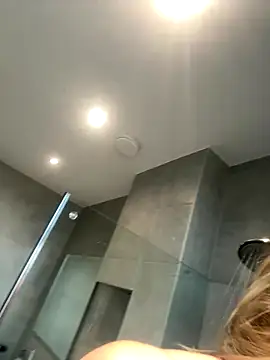 Chloemillerrxx online show from November 20, 12:38 pm