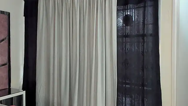 HaileyDuke online show from October 28, 12:30 pm