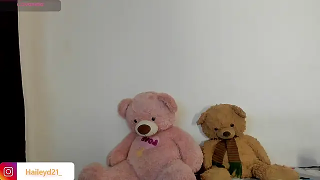 HaileyDuke online show from March 17, 10:35 pm