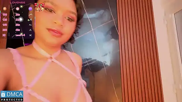 Snapshot of leidy_morales_ chatting on January 16, 10:52 am leidy morales online show from January 16, 10:52 am