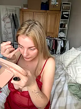 Snapshot of Layla_20_ chatting on October 10, 12:26 pm Layla 20 online show from October 10, 12:26 pm