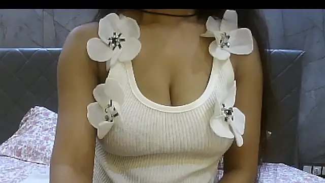 Snapshot of shiri_hot chatting on November 23, 5:24 pm shiri hot online show from November 23, 5:24 pm