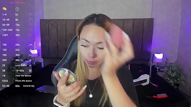 LanaMills  online show from December 23, 3:59 am