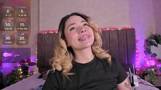 LanaMills  online show from June 26, 4:39 am