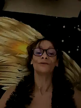 Chris06d22xh online show from December 17, 9:10 pm