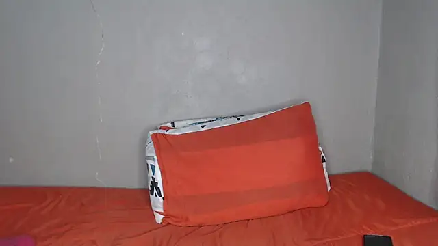 Lunalee online show from February 12, 5:24 am