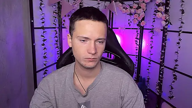 ZackNeal online show from September 22, 5:20 am