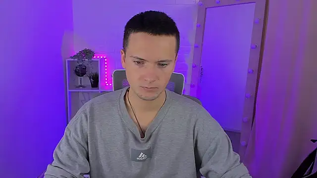 ZackNeal online show from September 23, 5:43 am