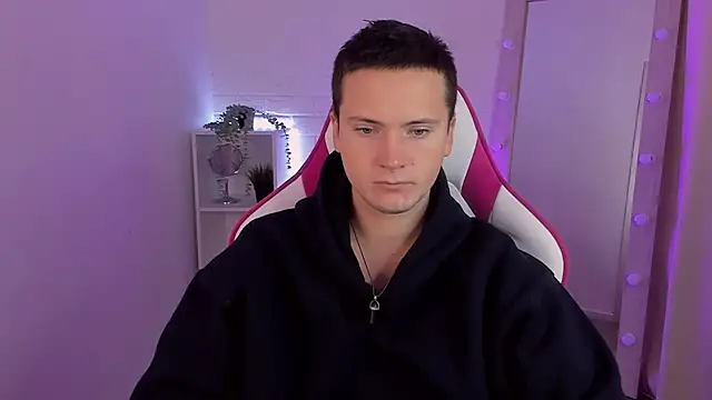 ZackNeal online show from October 13, 5:18 am