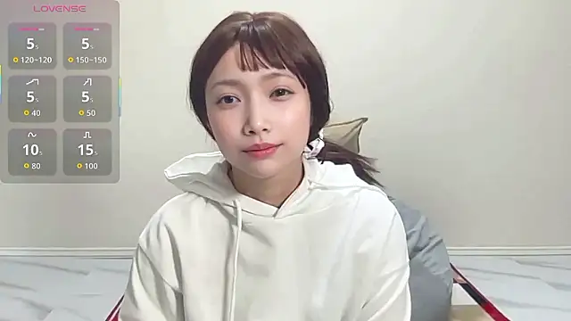 Snapshot of Ruu-chaaan chatting on December 5, 2:09 am Ruu-chaaan online show from December 5, 2:09 am