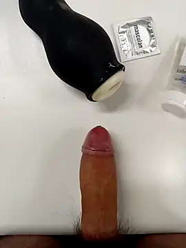 Snapshot of piciupiciu94 chatting on January 13, 6:24 pm piciupiciu94 online show from January 13, 6:24 pm