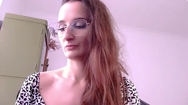 Snapshot of Nova_Mystic chatting on October 6, 12:02 pm Nova Mystic online show from October 6, 12:02 pm