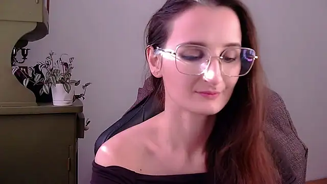 Snapshot of Nova_Mystic chatting on October 20, 10:38 am Nova Mystic online show from October 20, 10:38 am