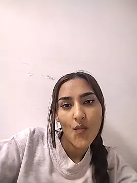 Snapshot of emilyvalencia_1 chatting on April 25, 5:43 am emilyvalencia 1 online show from April 25, 5:43 am