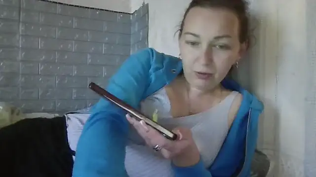 DanaNeon online show from April 13, 1:16 pm