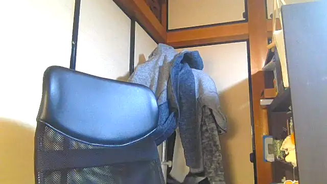 Snapshot of hiromu53 chatting on March 15, 1:06 pm hiromu53 online show from March 15, 1:06 pm