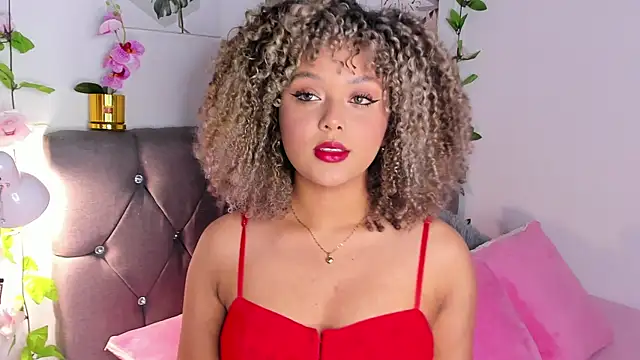 Snapshot of isajonnes18 chatting on October 24, 11:56 pm isajonnes18 online show from October 24, 11:56 pm