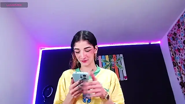 Snapshot of ingrid_zese_ chatting on October 9, 2:59 pm ingrid zese online show from October 9, 2:59 pm