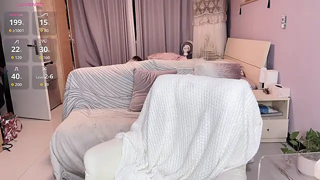 Y2Luvk online show from October 15, 9:04 pm