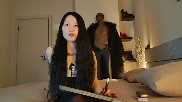 Snapshot of PurpleD1va chatting on February 16, 1:40 pm PurpleD1va online show from February 16, 1:40 pm