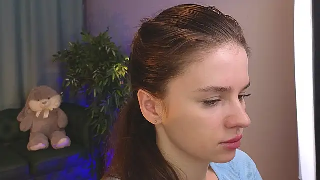 Olivia Farrell online show from March 4, 12:11 pm