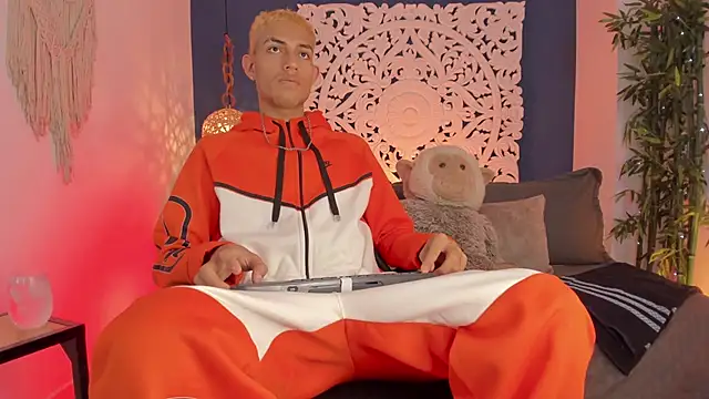 Adonis WB online show from January 17, 2:38 am