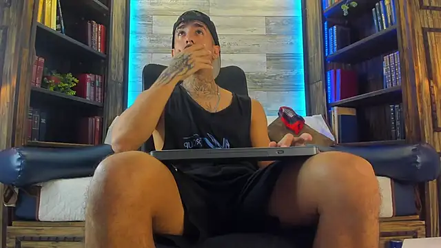 Donovan Desmond online show from October 28, 9:06 pm